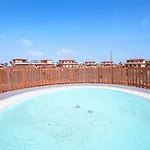 Pueblo Con Piscina 度假居 *
