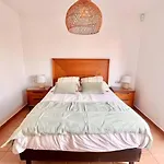 Pueblo Con Piscina 度假居 *