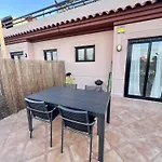 度假居 Pueblo Con Piscina