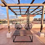 度假居 Pueblo Con Piscina