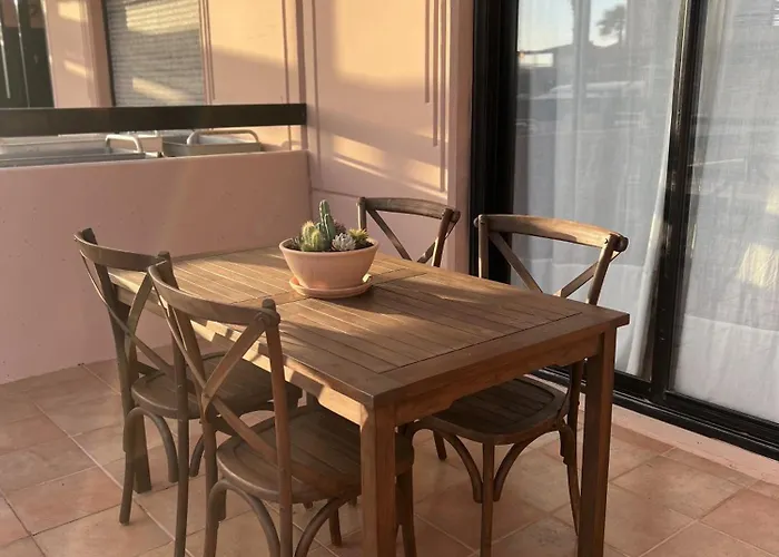 Pueblo Con Piscina بيت للعطل *